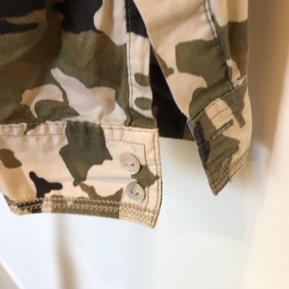 Chico’s (G) camo floral button down shirt size 3  (L) long sleeve with needl… - Picture 9 of 11